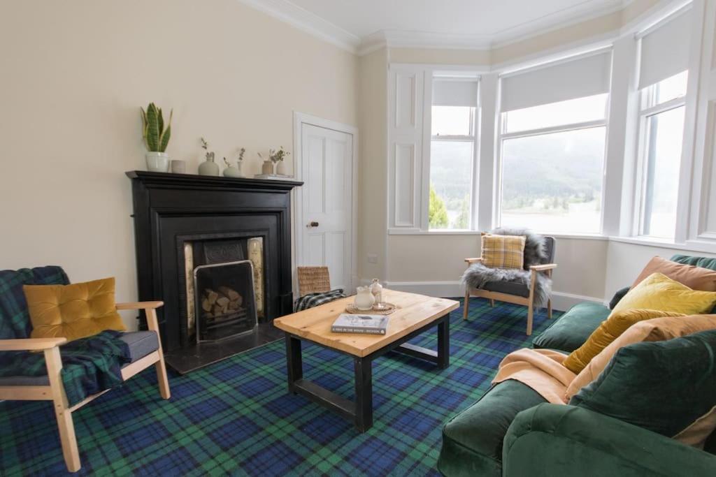 Rossmay House - 4 Bedroom Scottish Villa With Waterfront / Mountain Views Arrochar Exterior photo