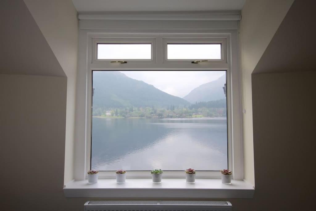 Rossmay House - 4 Bedroom Scottish Villa With Waterfront / Mountain Views Arrochar Exterior photo