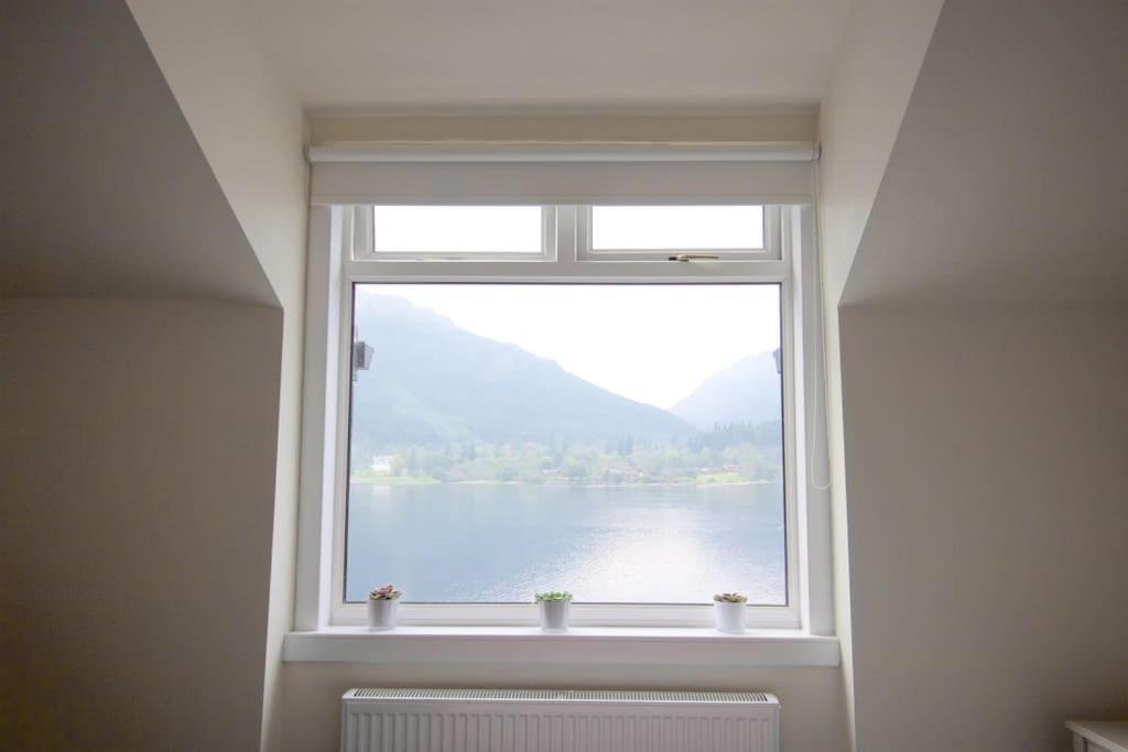 Rossmay House - 4 Bedroom Scottish Villa With Waterfront / Mountain Views Arrochar Exterior photo