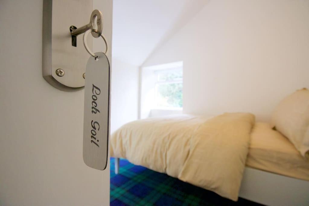 Rossmay House - 4 Bedroom Scottish Villa With Waterfront / Mountain Views Arrochar Exterior photo